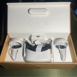 Oculus VR Headset with White Controllers 128GB